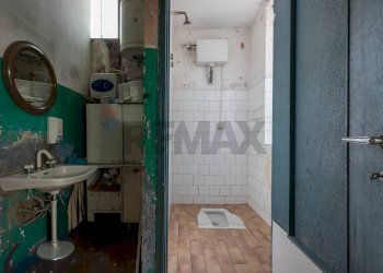 Bagno - Locale Commerciale Via Torino
 
7, Samarate - foto 12