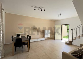 Sala da pranzo - Villa a Schiera Via Agliandroni
 
21, Terrasini - foto 3