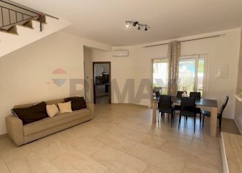 Sala da pranzo - Villa a Schiera Via Agliandroni
 
21, Terrasini - foto 6