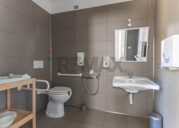 Bagno - Locale Commerciale Via Gandhi
 
1, Alberobello - foto 8