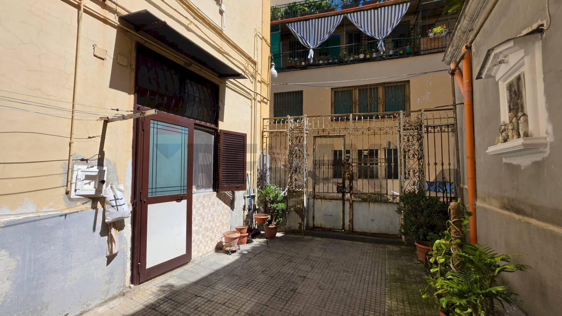 Edificio all\'aperto - Bilocale Napoli - foto 3