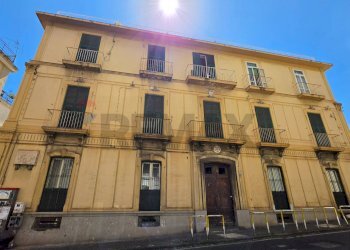 Edificio all\'aperto - Bilocale Napoli - foto 1