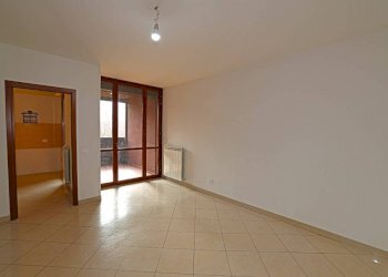 Soggiorno - Quadrilocale via Guelfa, 74/3, Bologna (zona Massarenti) - foto 3