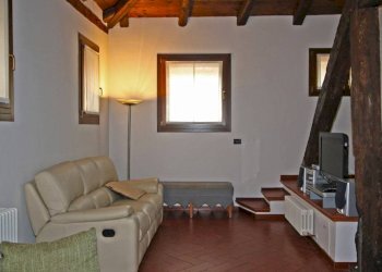 Soggiorno - Trilocale via Drapperie, Bologna (zona Centro Storico) - foto 5