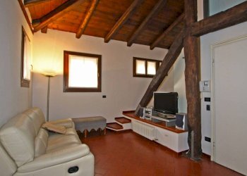 Soggiorno - Trilocale via Drapperie, Bologna (zona Centro Storico) - foto 6