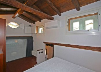 Camera da letto - Trilocale via Drapperie, Bologna (zona Centro Storico) - foto 18