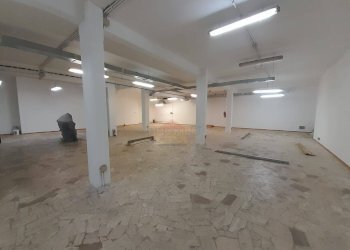 Foto 1 - Shed Via Santeramo In Colle, Roma - photo 1