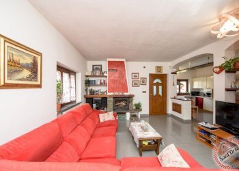 Villa a Schiera FRAZIONE NEYRAN, Brissogne - foto 7