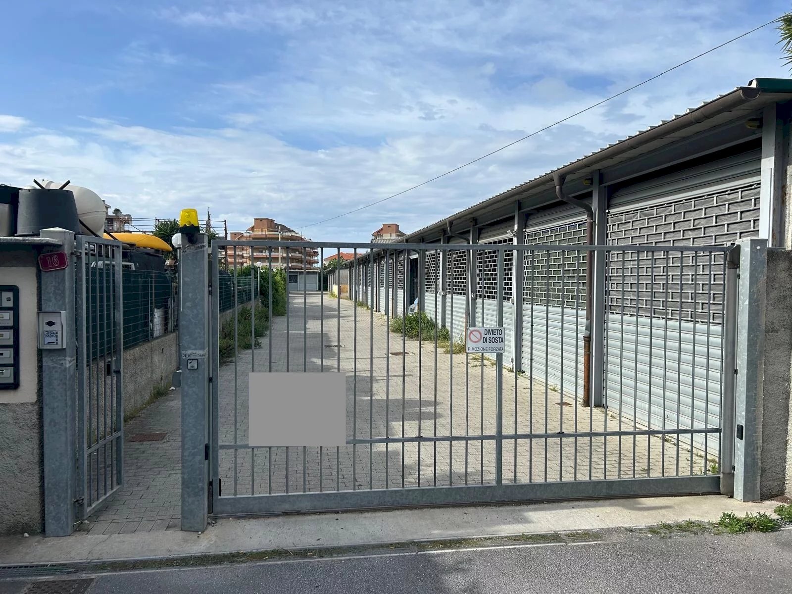 Box Via M. E. Basso, Ventimiglia - foto 1