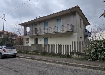 Trilocale Via Francesco Verrotti, 4, Penne - foto 7