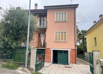 Facciata - Villa Bifamiliare Via Canale, 1, Riolo Terme - foto 4