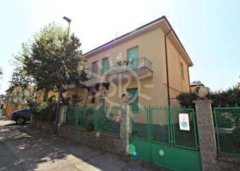 Porzione di casa Bologna - foto 1