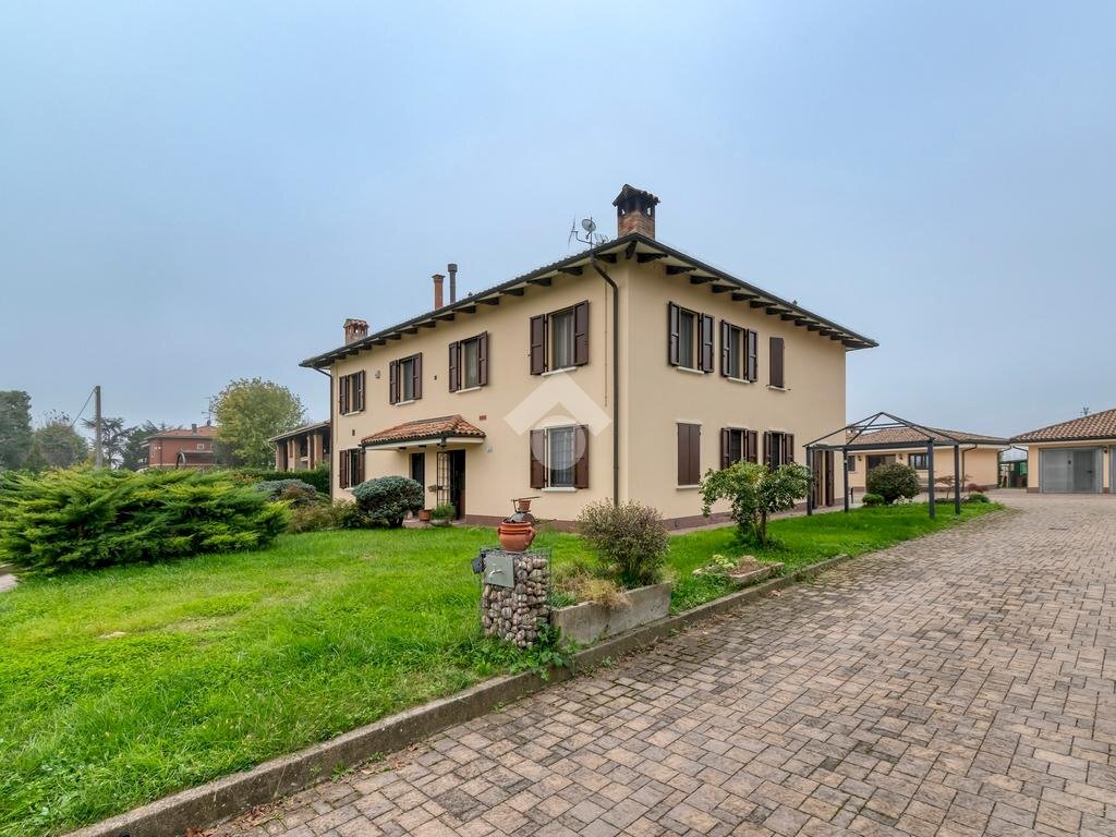 Villa Trifamiliare via XXI ottobre, Castenaso - foto 1