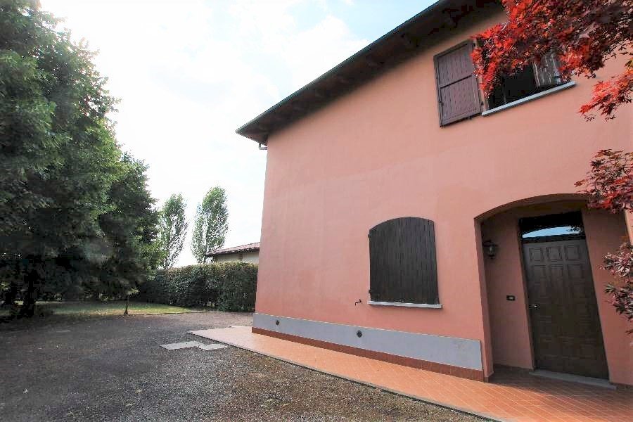 Portion of a house Sala Bolognese - photo 1