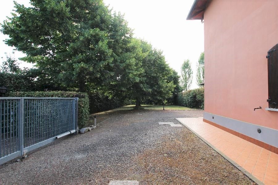 Portion of a house Sala Bolognese - photo 2