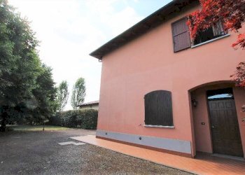 Portion of a house Sala Bolognese - photo 1