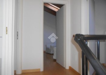 Attic Via nizza, Comacchio - photo 25