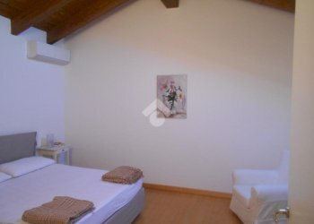 Attic Via nizza, Comacchio - photo 27