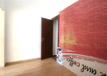 Foto 2 - Locale Commerciale via Bellini
 
37, Sant'Agata Li Battiati - foto 2