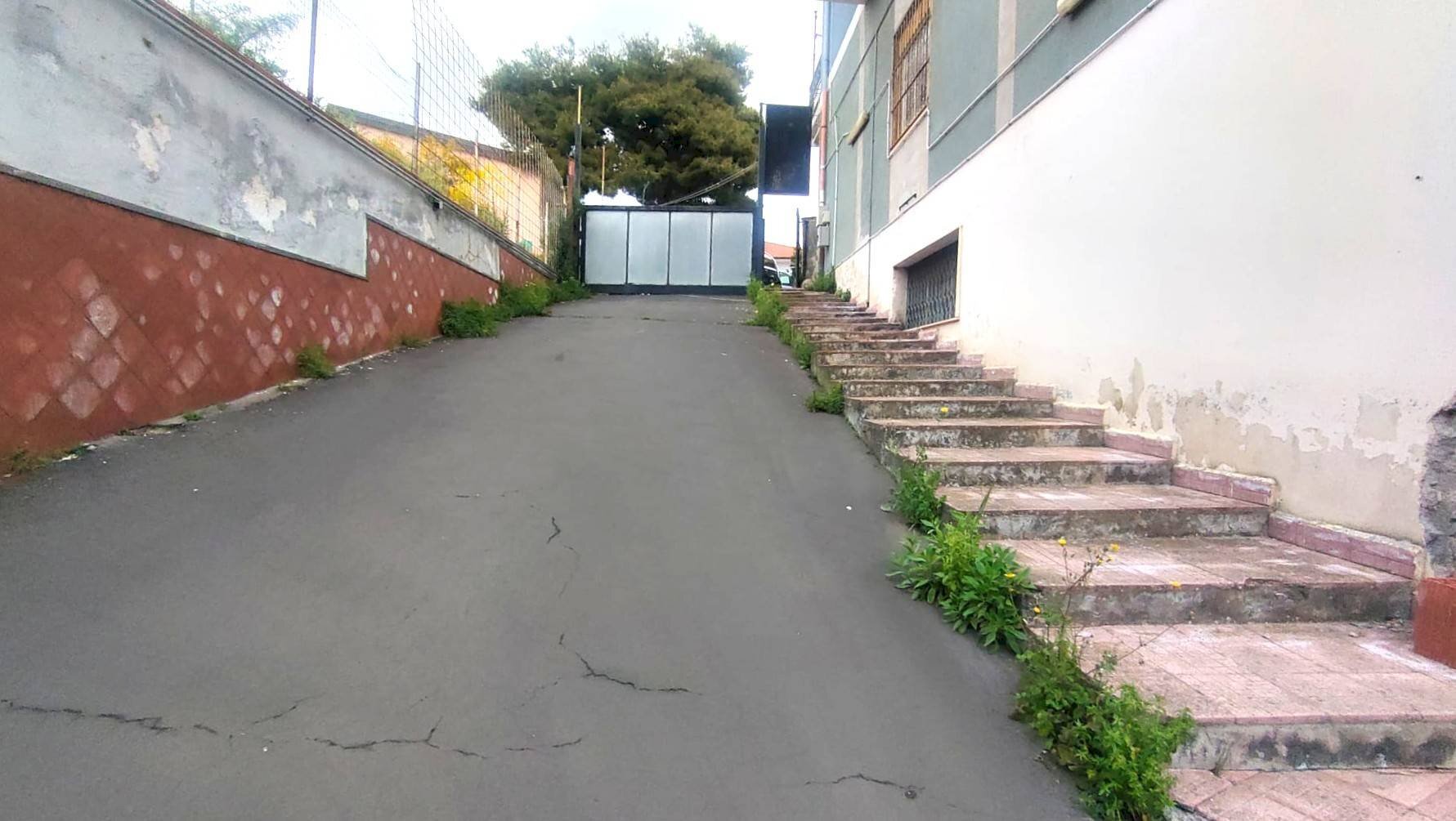 Foto 3 - Locale Commerciale via Bellini
 
37, Sant'Agata Li Battiati - foto 3