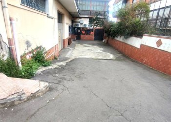 Foto 4 - Locale Commerciale via Bellini
 
37, Sant'Agata Li Battiati - foto 4