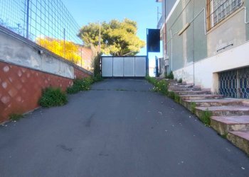 Foto 6 - Locale Commerciale via Bellini
 
37, Sant'Agata Li Battiati - foto 6