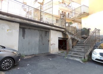 Foto 16 - Box Via Zangrì
 
2, Gravina di Catania - foto 16