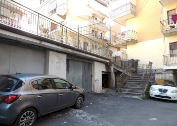 Foto 17 - Box Via Zangrì
 
2, Gravina di Catania - foto 17