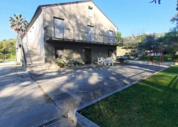 Foto 1 - Casa indipendente c.da moresco vecchio
 
7, Moresco - foto 1