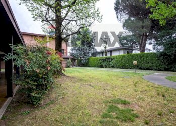 Giardino - Villa a Schiera via grandi
 
2, Gallarate - foto 1
