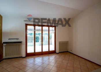 Stanza vuota - Villa a Schiera via grandi
 
2, Gallarate - foto 7