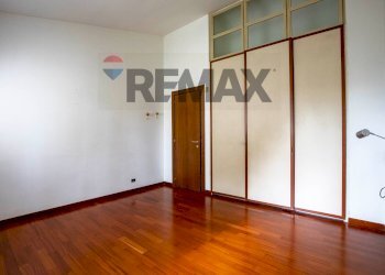 Camera / camera da letto - Villa a Schiera via grandi
 
2, Gallarate - foto 20