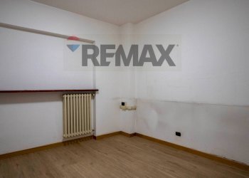 Stanza vuota - Villa a Schiera via grandi
 
2, Gallarate - foto 28