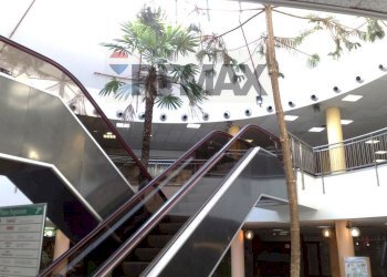 Edificio all\'aperto - Commercial Premises Via J. e R. kennedy
 
28, Brugherio - photo 3