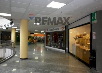 Ricezione / Lobby - Commercial Premises Via J. e R. kennedy
 
28, Brugherio - photo 9
