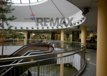 Piscina - Commercial Premises Via J. e R. kennedy
 
28, Brugherio - photo 11