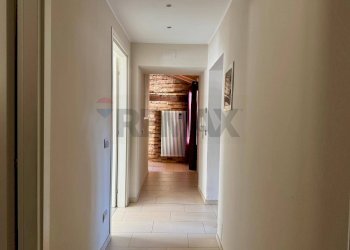 Hall / corridoio - Casa semi indipendente VIA BUZZI LEONE
 
26, Viggiù - foto 9