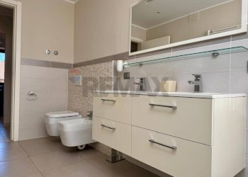 Bagno - Casa semi indipendente VIA BUZZI LEONE
 
26, Viggiù - foto 15