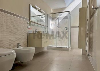 Bagno - Casa semi indipendente VIA BUZZI LEONE
 
26, Viggiù - foto 16