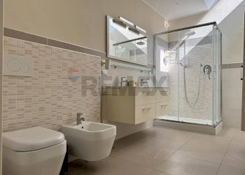 Bagno - Casa semi indipendente VIA BUZZI LEONE
 
26, Viggiù - foto 17