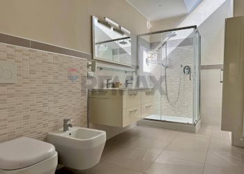 Bagno - Casa semi indipendente VIA BUZZI LEONE
 
26, Viggiù - foto 18