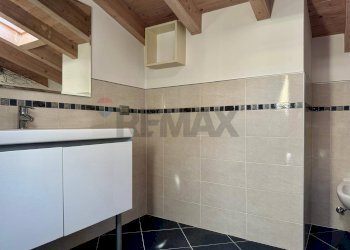 Bagno - Casa semi indipendente VIA BUZZI LEONE
 
26, Viggiù - foto 35