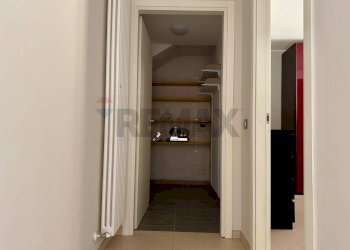 Hall / corridoio - Casa semi indipendente VIA BUZZI LEONE
 
26, Viggiù - foto 36