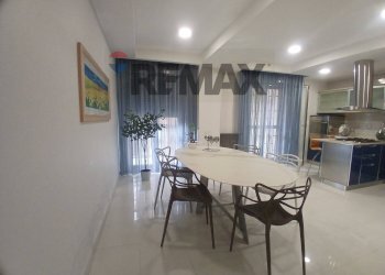 Sala da pranzo - Quadrilocale Via Emilio Scaglione
 
20, Napoli - foto 13