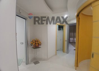 Hall / corridoio - Quadrilocale Via Emilio Scaglione
 
20, Napoli - foto 28