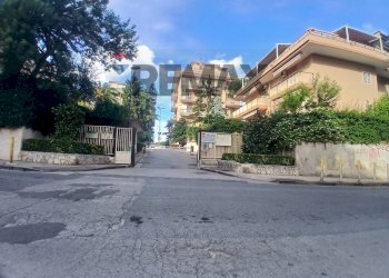 Edificio all\'aperto - Quadrilocale Via Emilio Scaglione
 
20, Napoli - foto 52