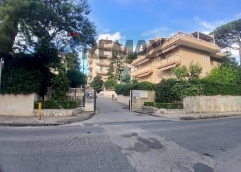 Edificio all\'aperto - Quadrilocale Via Emilio Scaglione
 
20, Napoli - foto 53