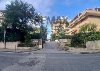 Edificio all\'aperto - Quadrilocale Via Emilio Scaglione
 
20, Napoli - foto 54