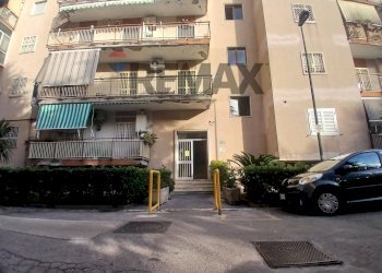 Edificio all\'aperto - Quadrilocale Via Emilio Scaglione
 
20, Napoli - foto 56