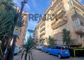 Edificio all\'aperto - Quadrilocale Via Emilio Scaglione
 
20, Napoli - foto 57